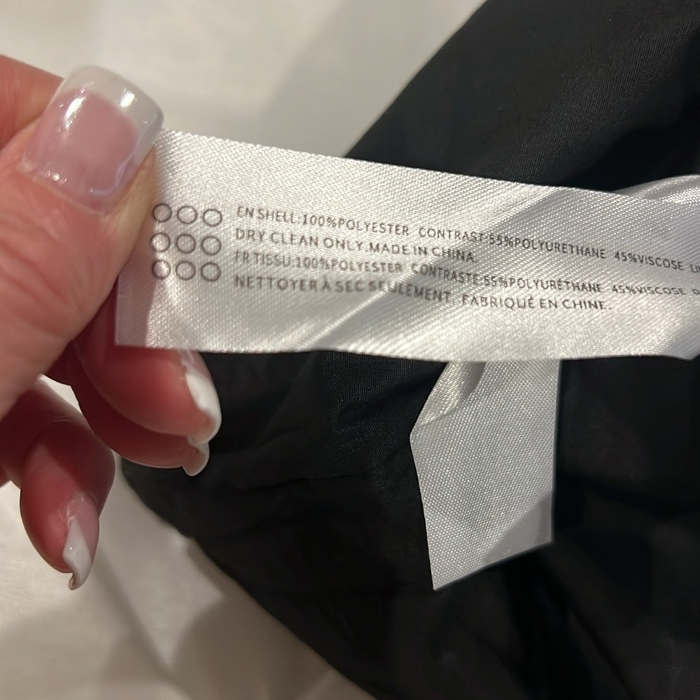 NWOT BLACK SKIRT SIZE XS - Picture 6 of 6